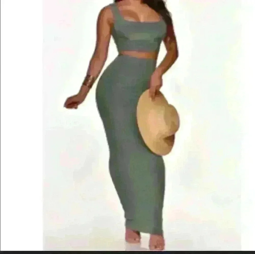 NWT elegant summer beach sexy 2 piece  stretch bandeau and midi skirt S